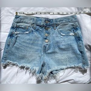 PISTOLA ❣️never worn❣️ womens shorts size 26 medium wash